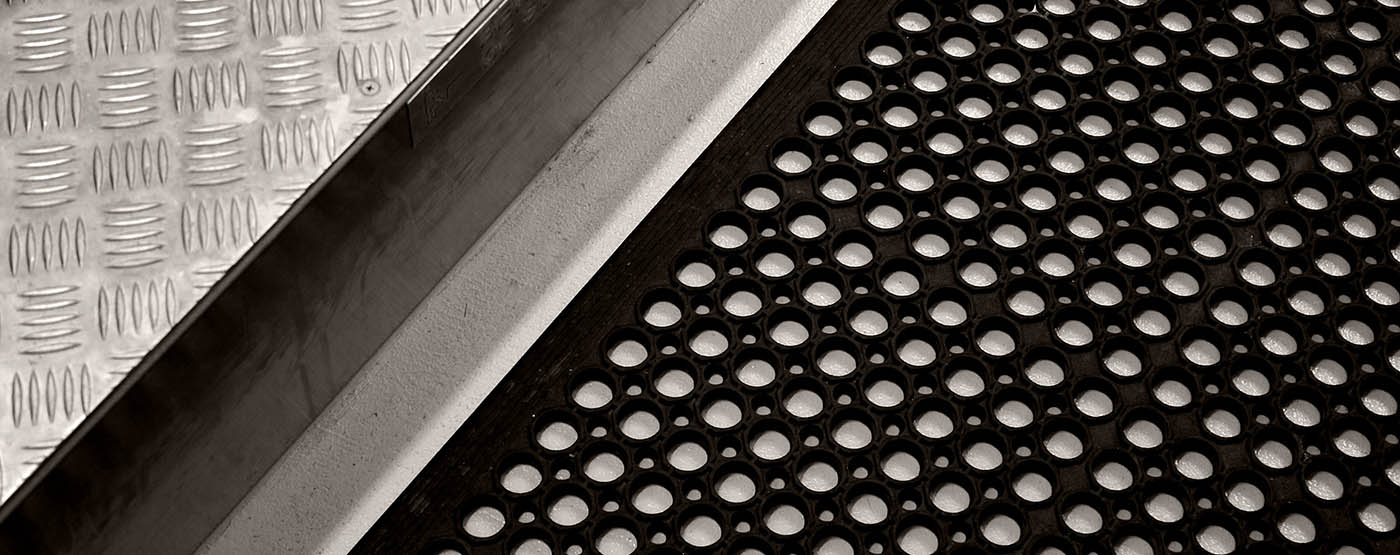 Cleaning Rubber Flooring for the Automotive Industry